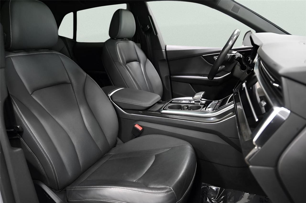 Audi Q8  2021
