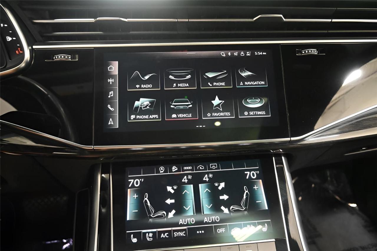 Audi Q8  2021