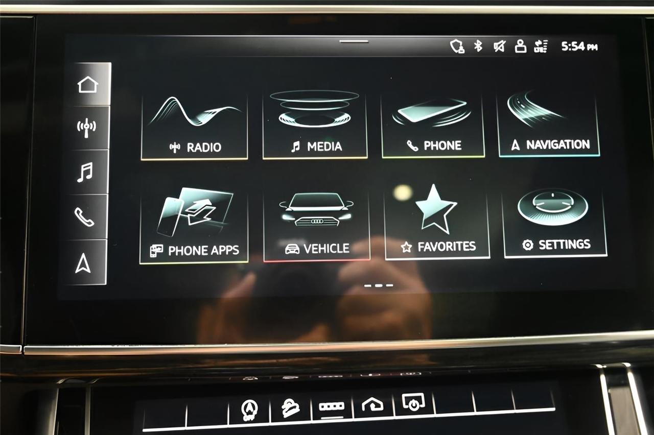 Audi Q8  2021