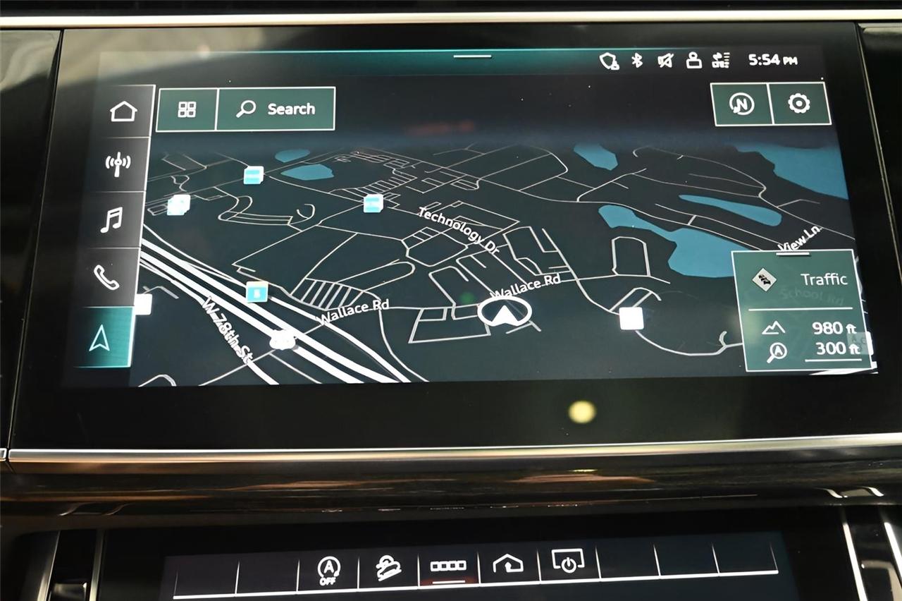 Audi Q8  2021