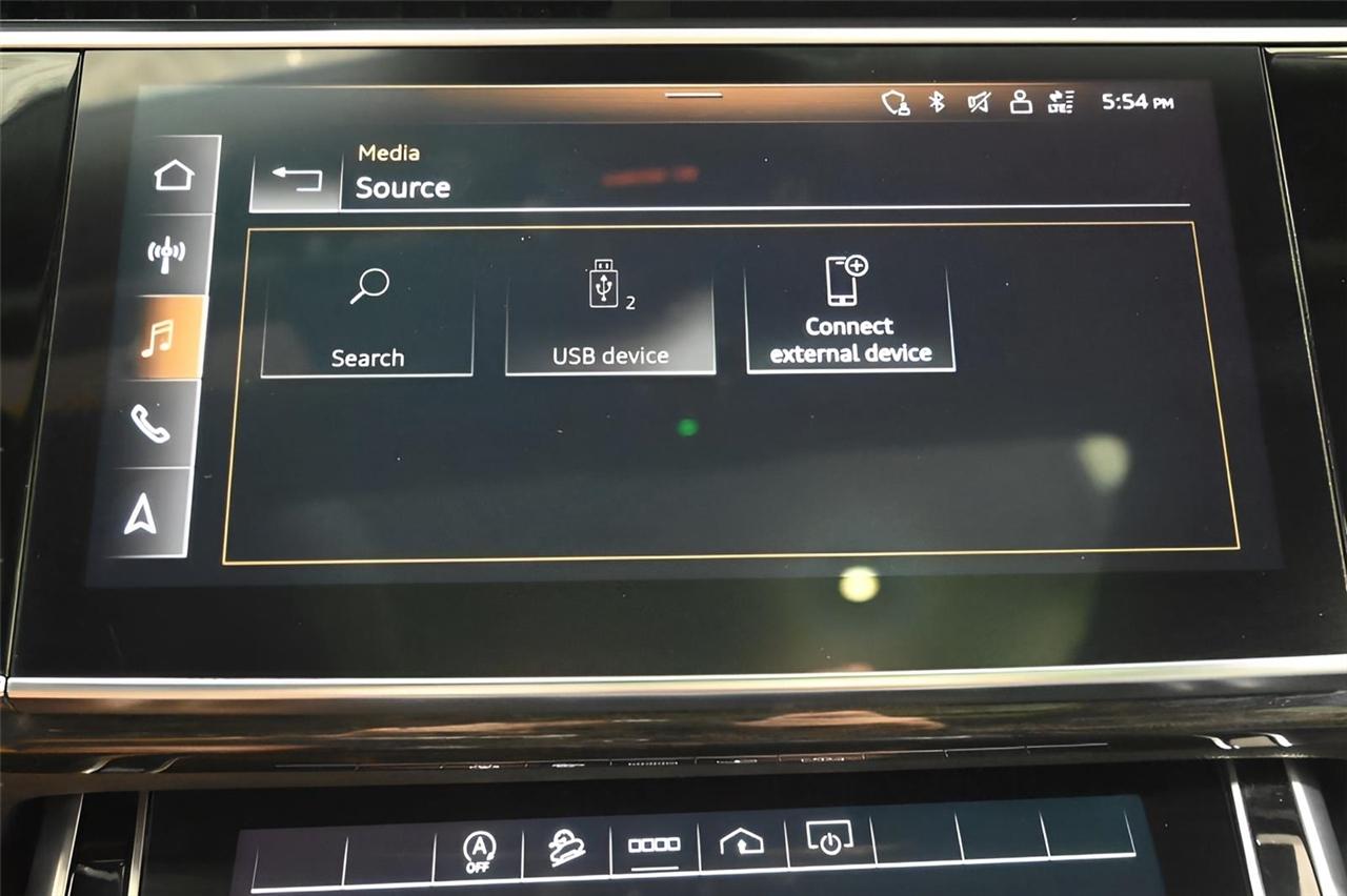 Audi Q8  2021