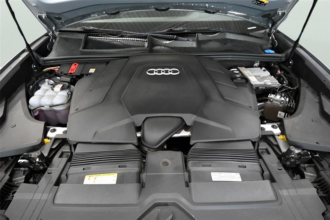 Audi Q8  2021