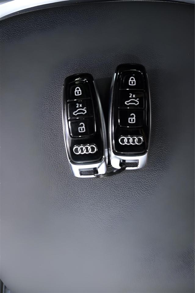 Audi Q8  2021