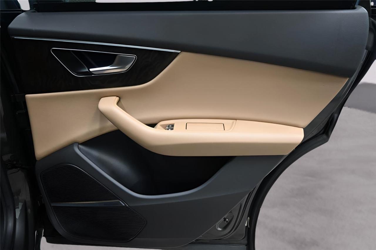 Audi Q8  2021