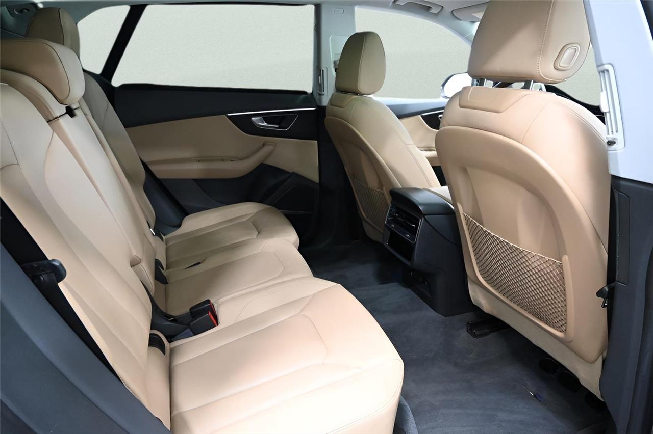 Audi Q8  2021