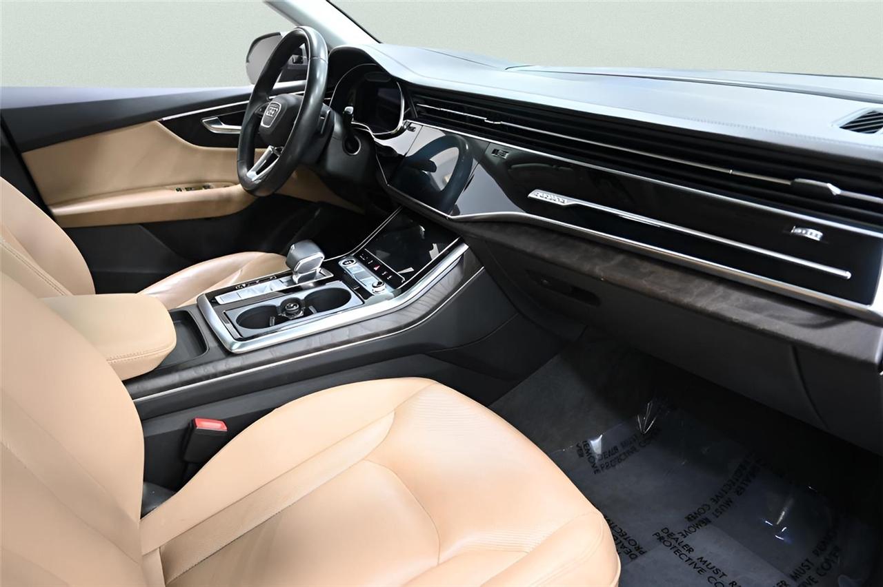 Audi Q8  2021