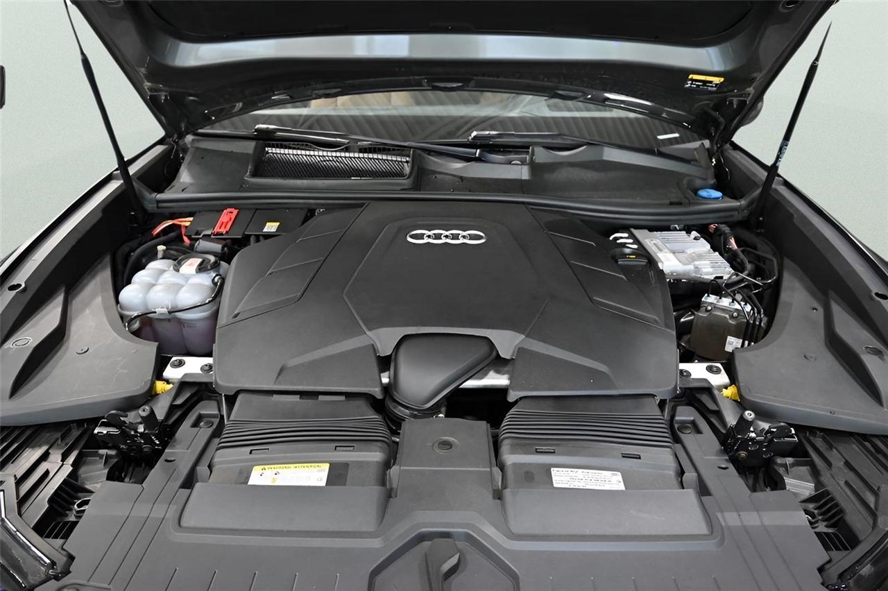 Audi Q8  2021