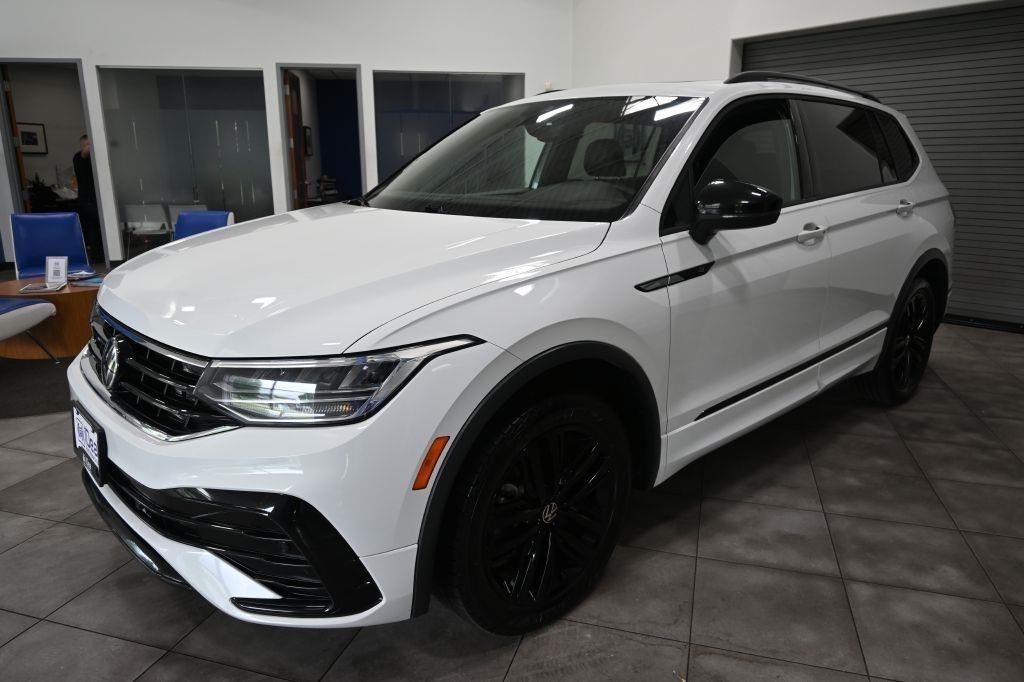 2022 Volkswagen Tiguan SE R-LINE BLACK