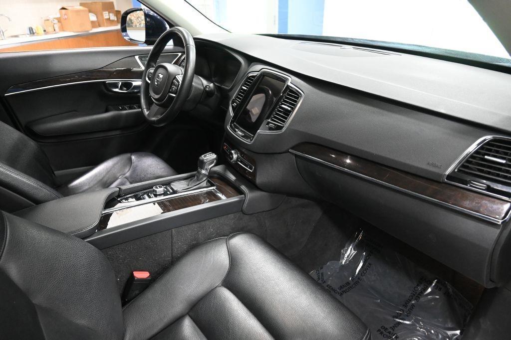Volvo XC90  2017
