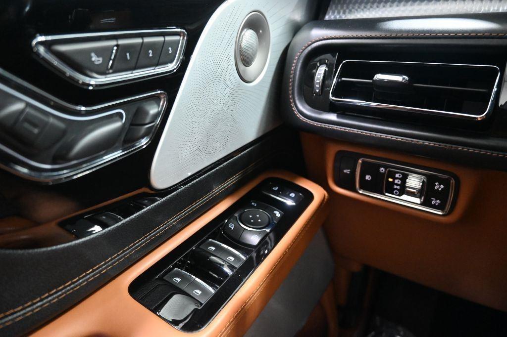 Lincoln Aviator  2021