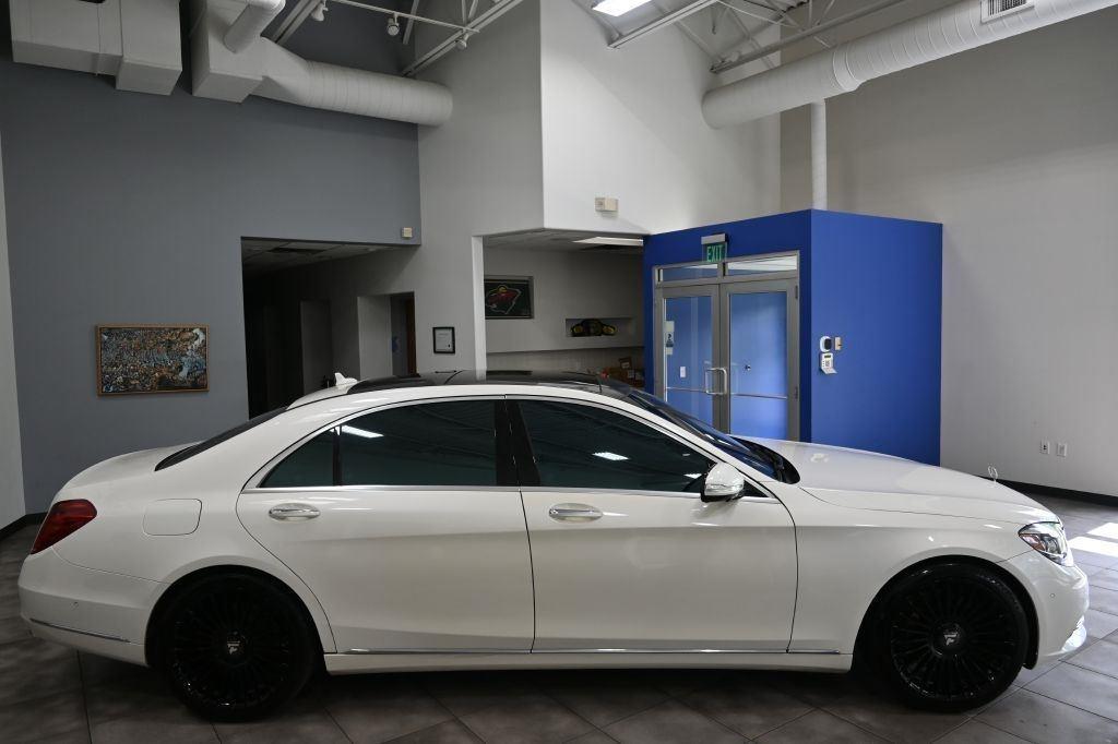 Mercedes-Benz S-Class S550 2015