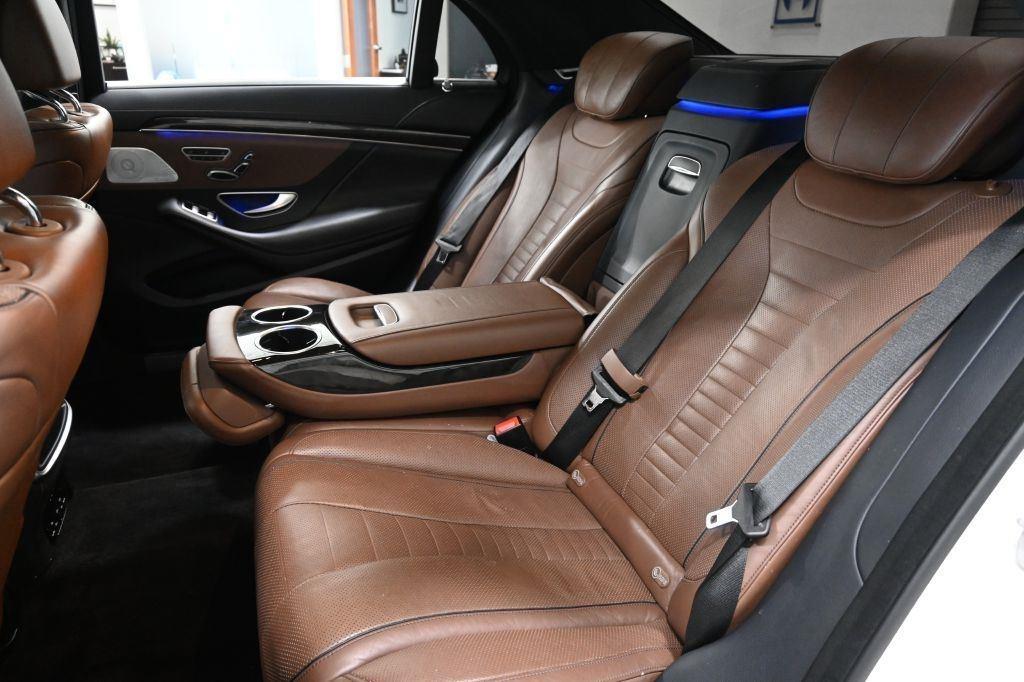 Mercedes-Benz S-Class S550 2015