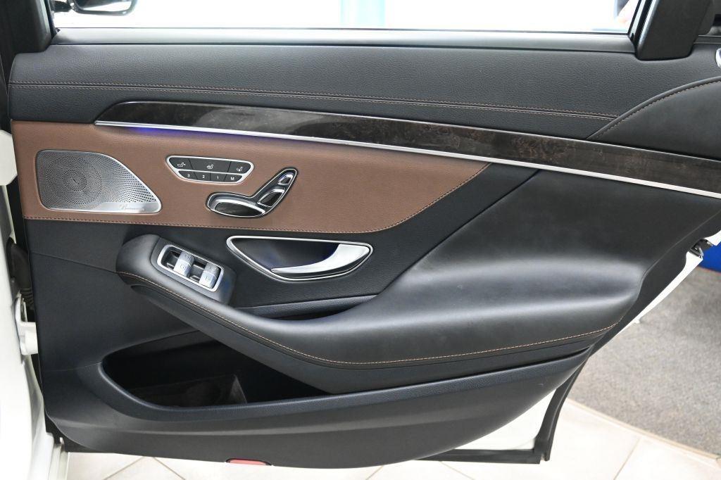 Mercedes-Benz S-Class S550 2015