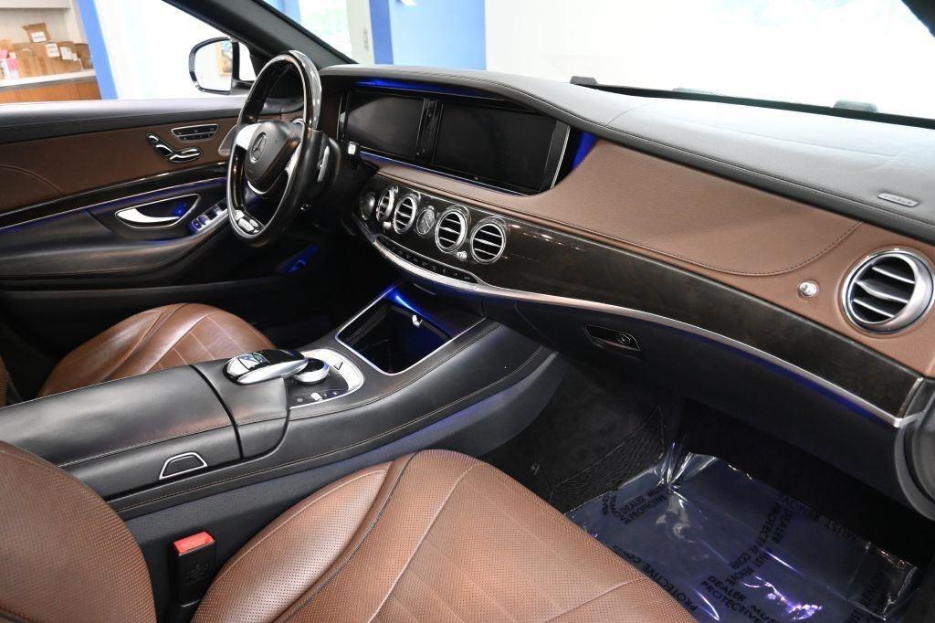 Mercedes-Benz S-Class S550 2015