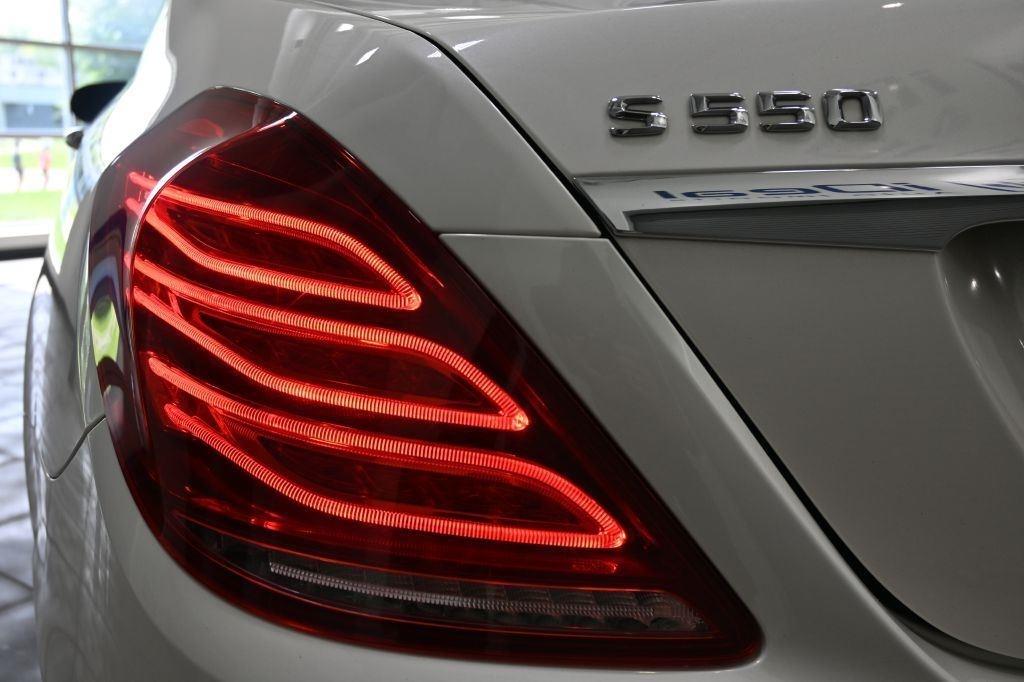 Mercedes-Benz S-Class S550 2015