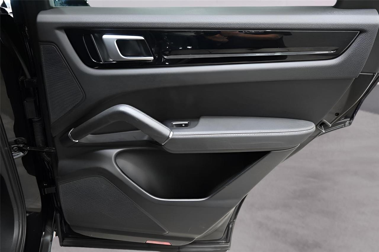 Porsche Cayenne  2019