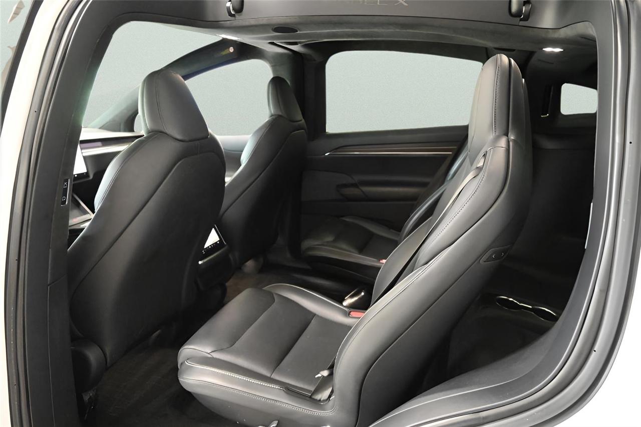 Tesla Model X  2022