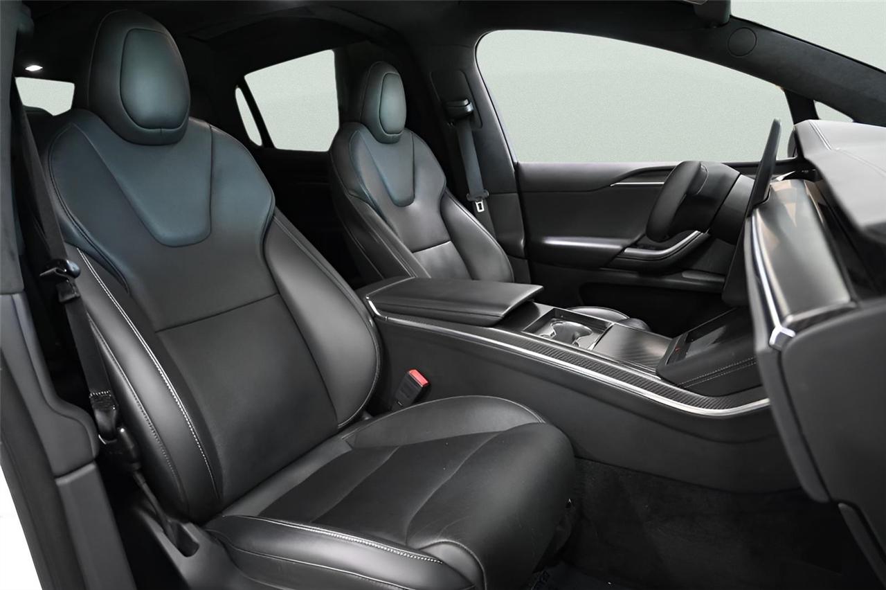Tesla Model X  2022