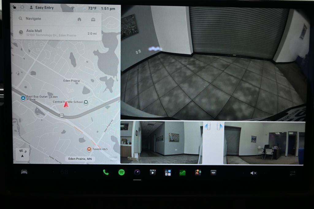 Tesla Model X  2022
