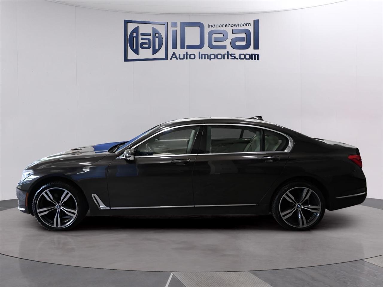 BMW 7-Series  2016