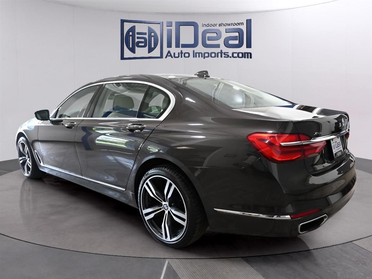 BMW 7-Series  2016