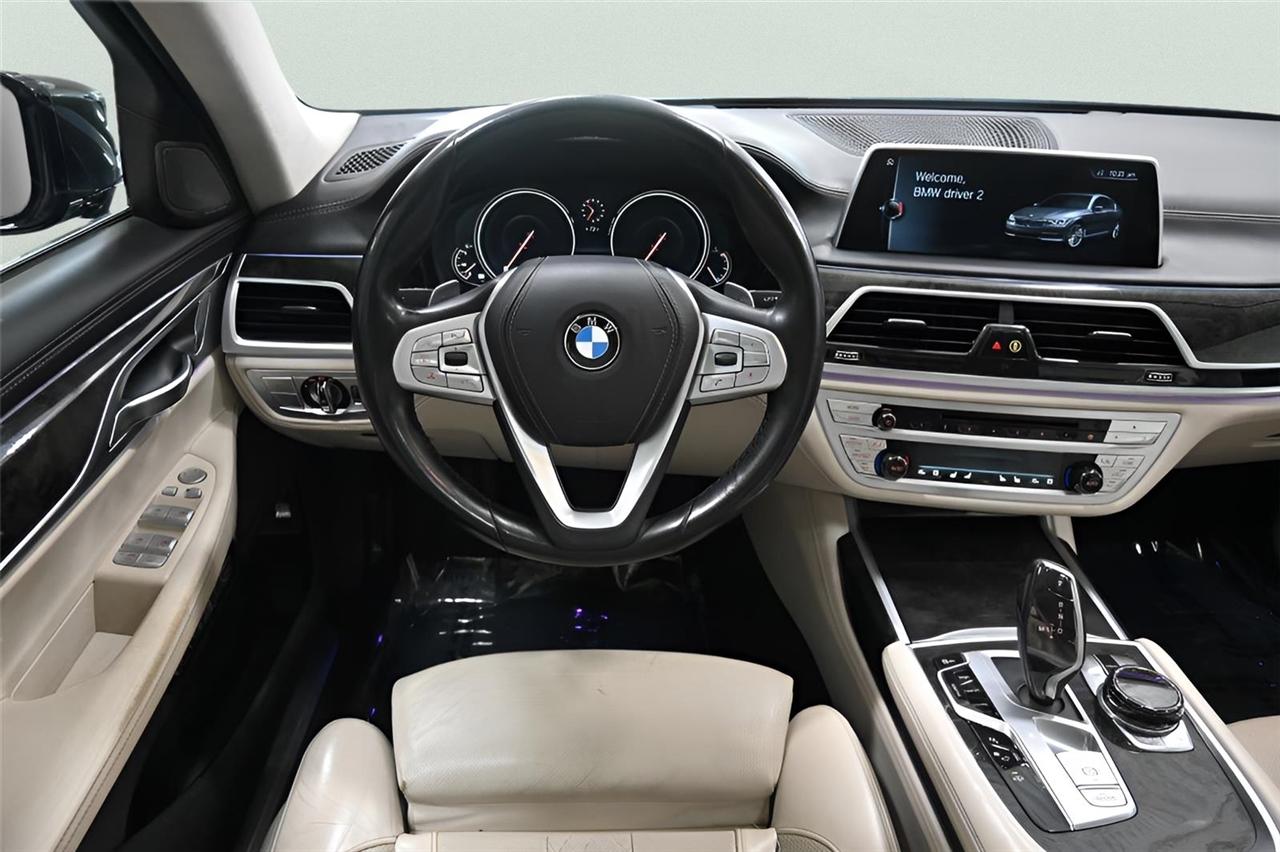 BMW 7-Series  2016