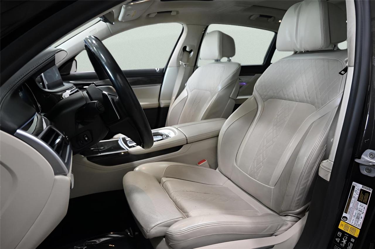 BMW 7-Series  2016