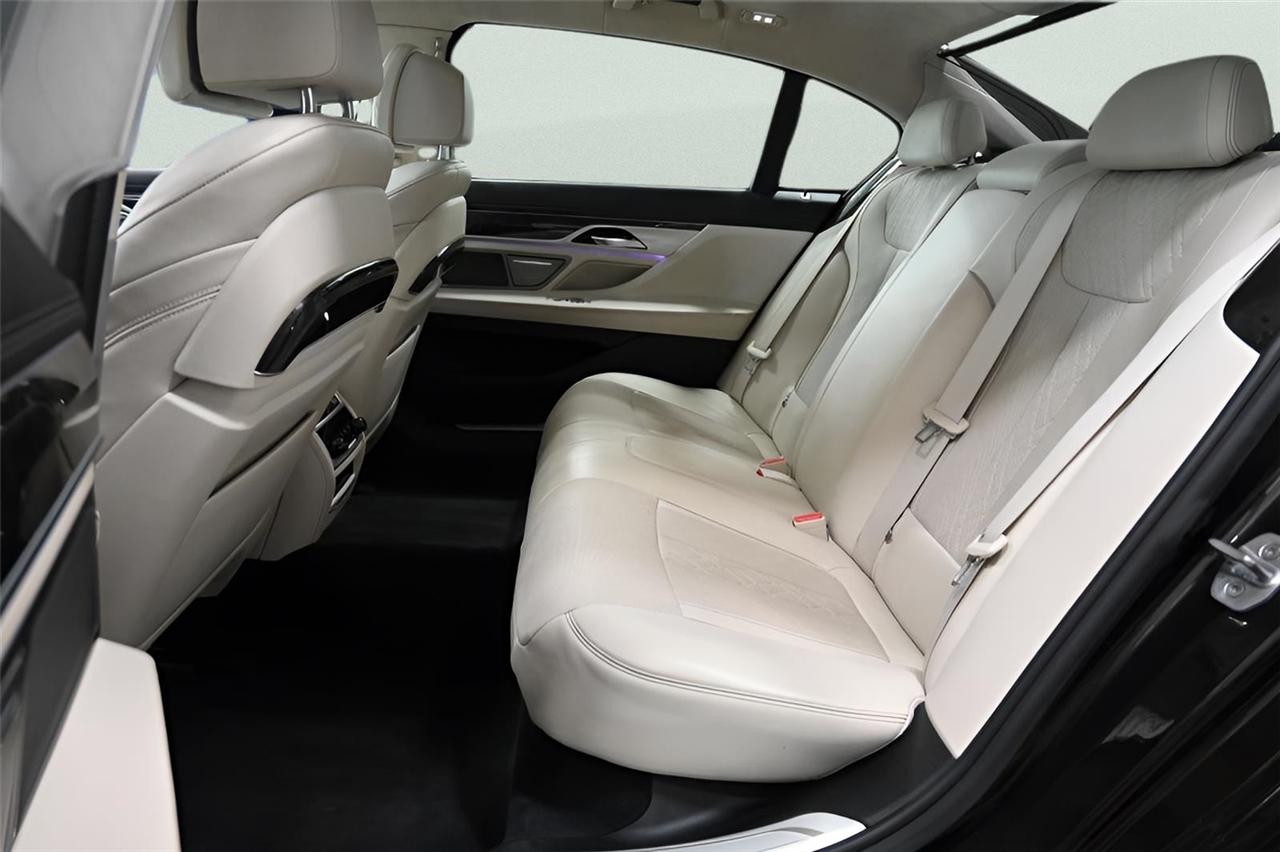 BMW 7-Series  2016
