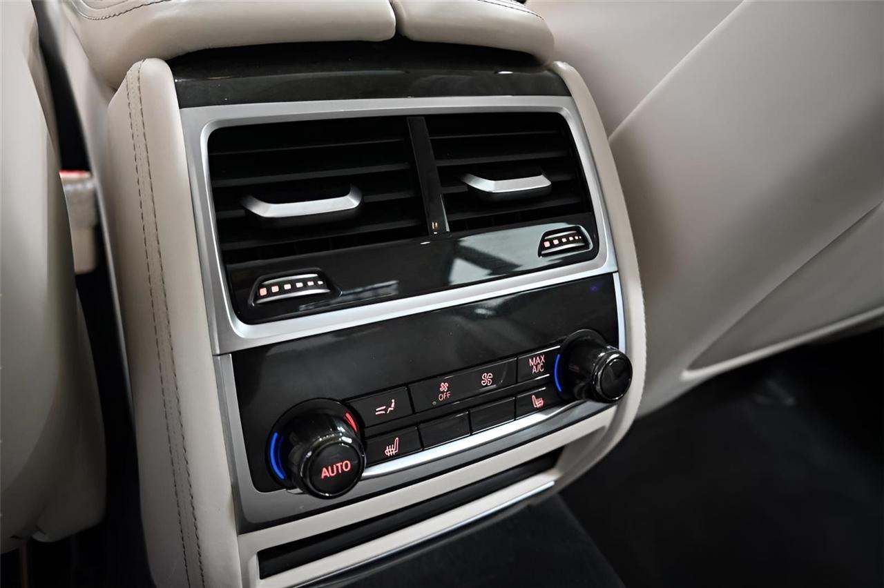 BMW 7-Series  2016
