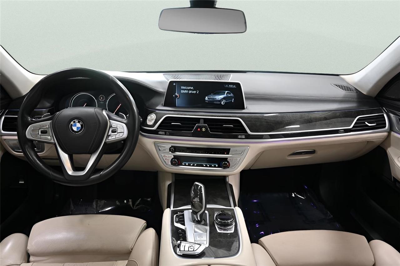BMW 7-Series  2016