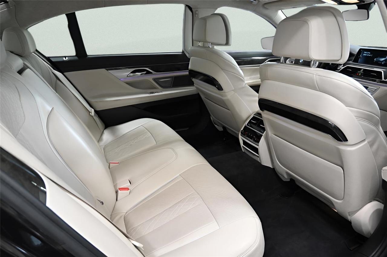 BMW 7-Series  2016