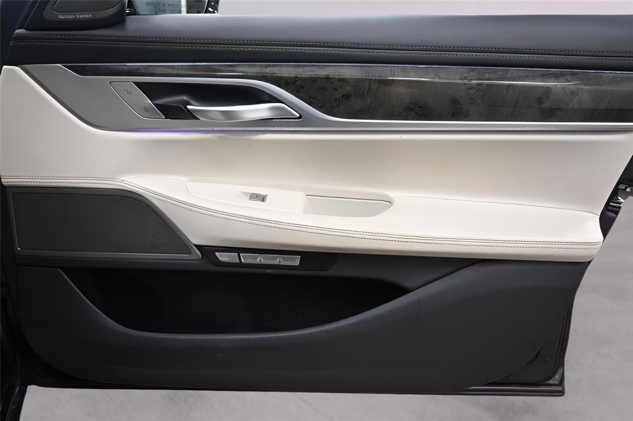 BMW 7-Series  2016
