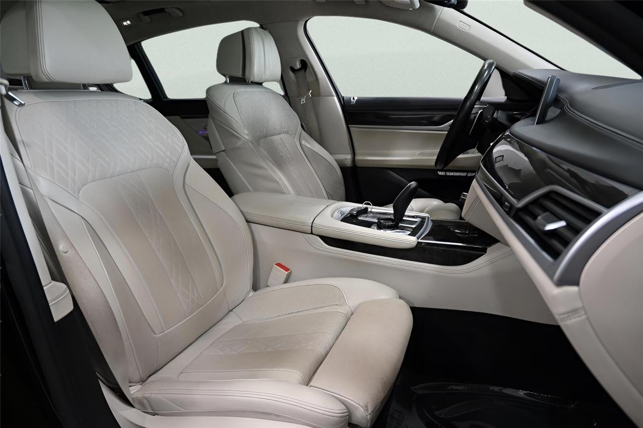 BMW 7-Series  2016