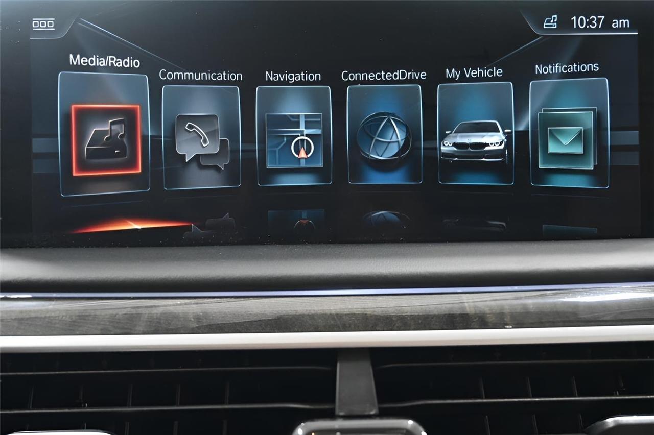 BMW 7-Series  2016