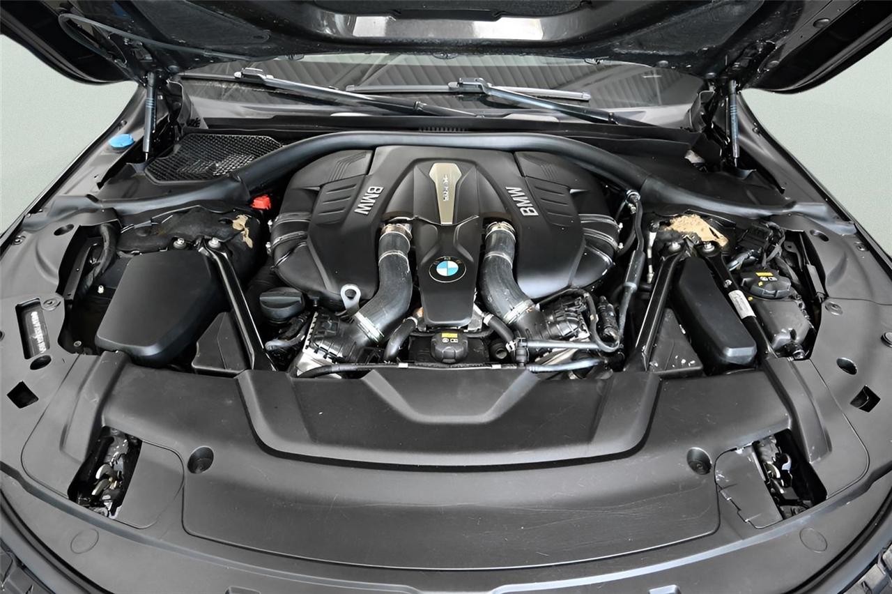 BMW 7-Series  2016