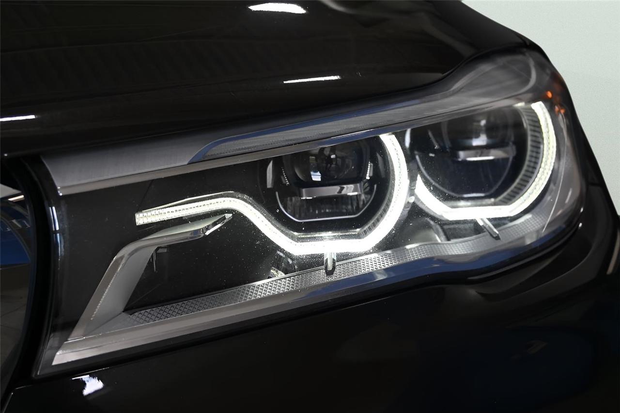 BMW 7-Series  2016
