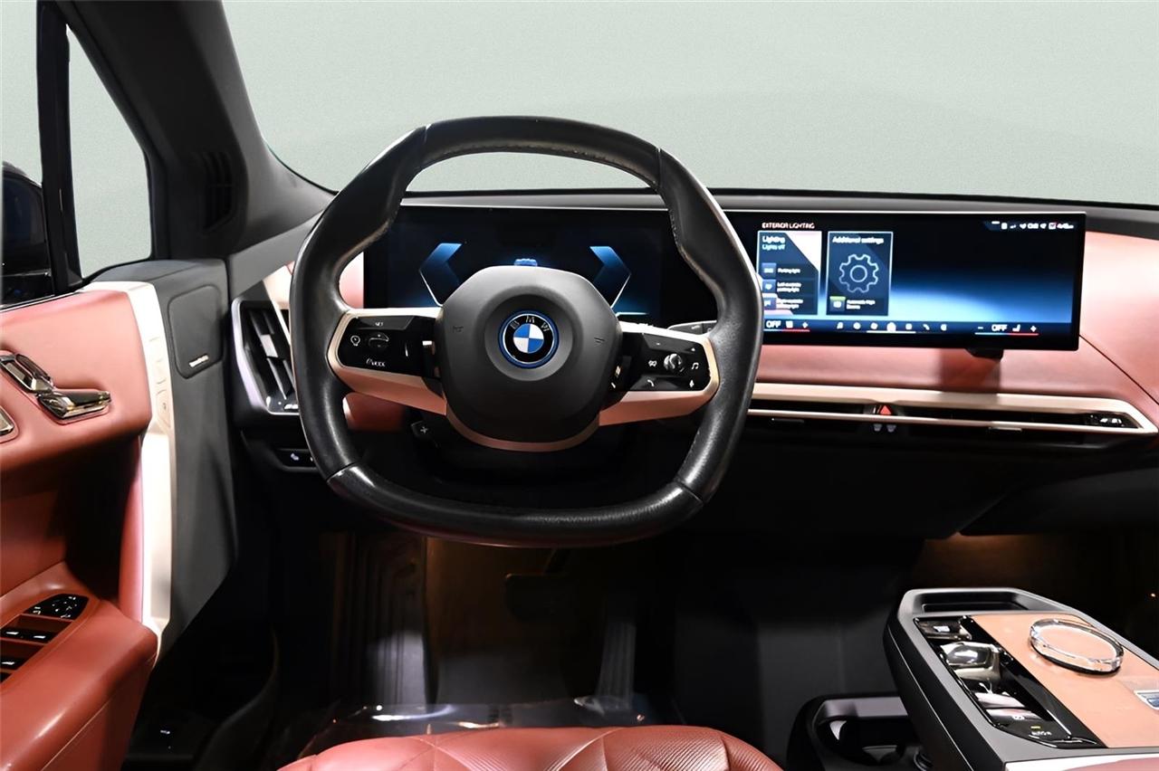 BMW iX  2024