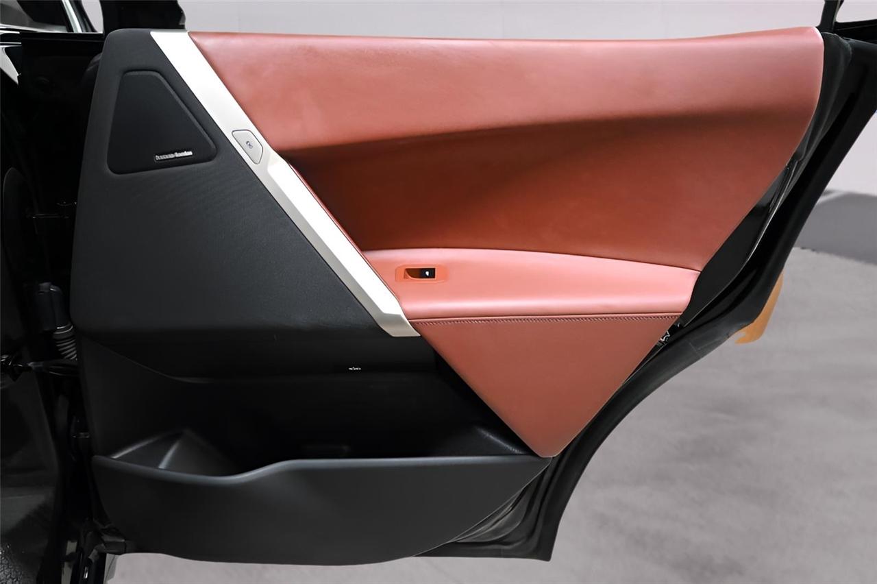 BMW iX  2024