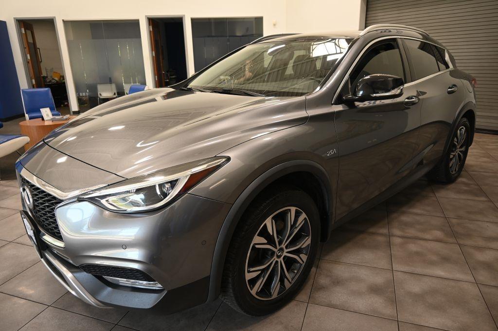 2017 Infiniti QX30 BASE