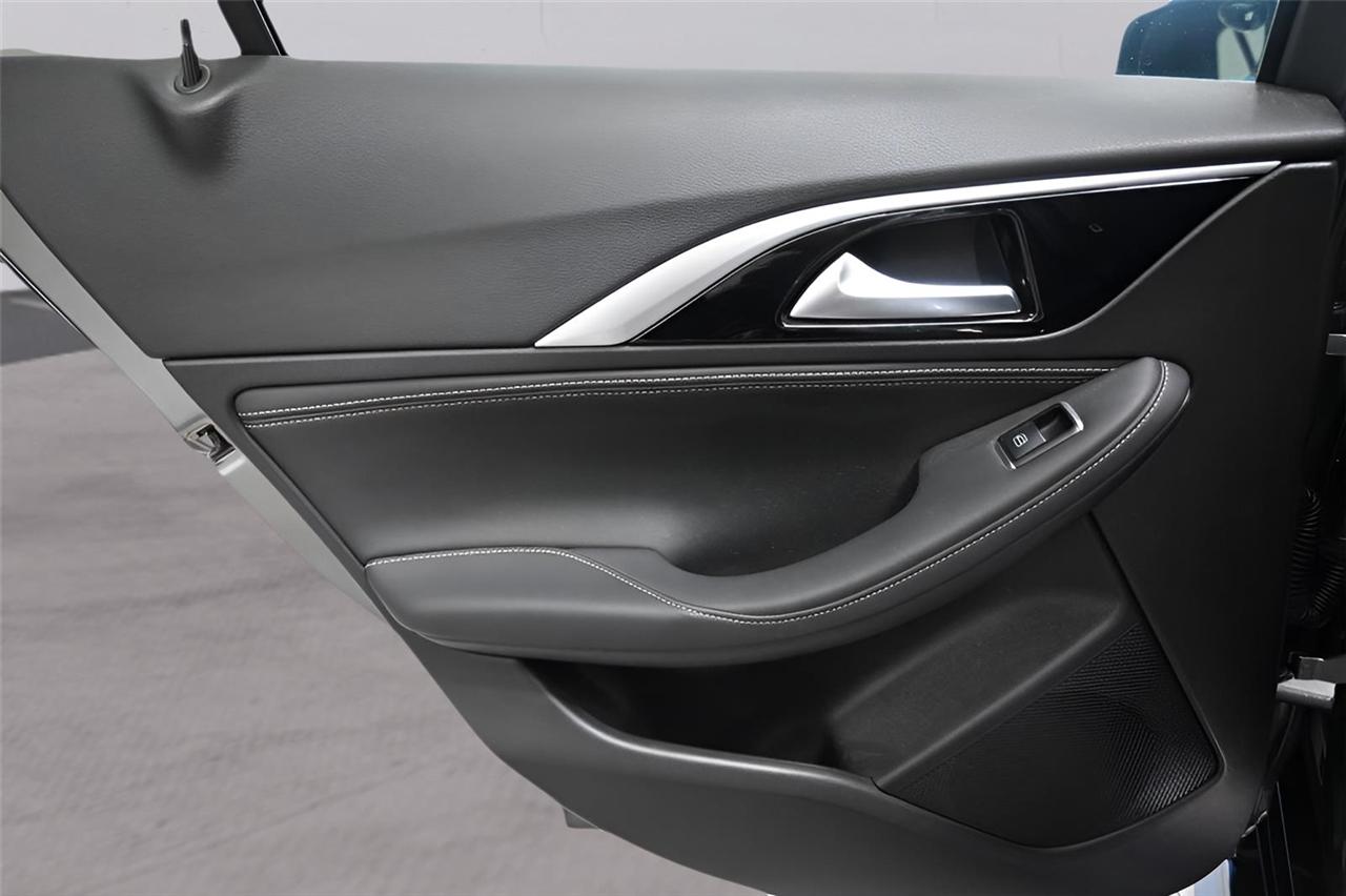 Infiniti QX30  2017