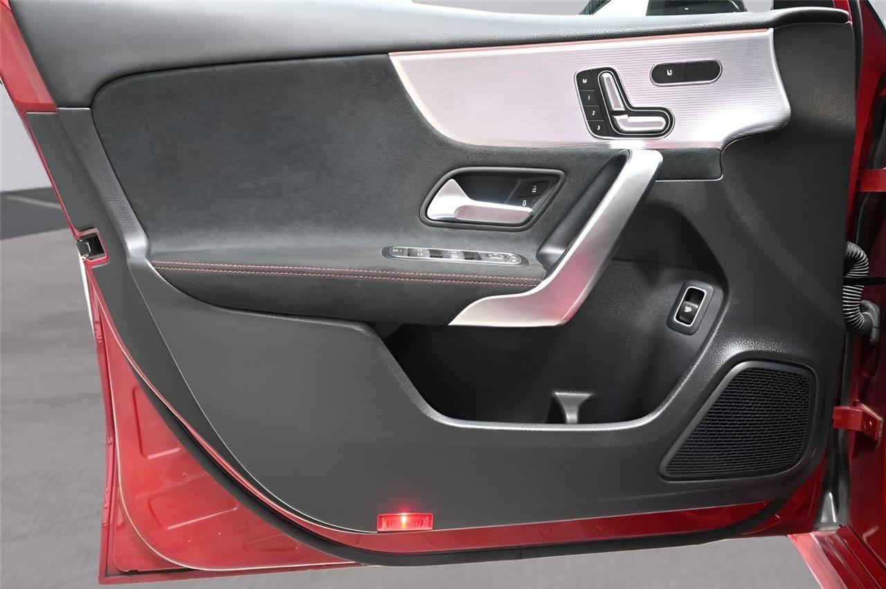 Mercedes-Benz A-Class A 220 4MATIC Sedan 2022