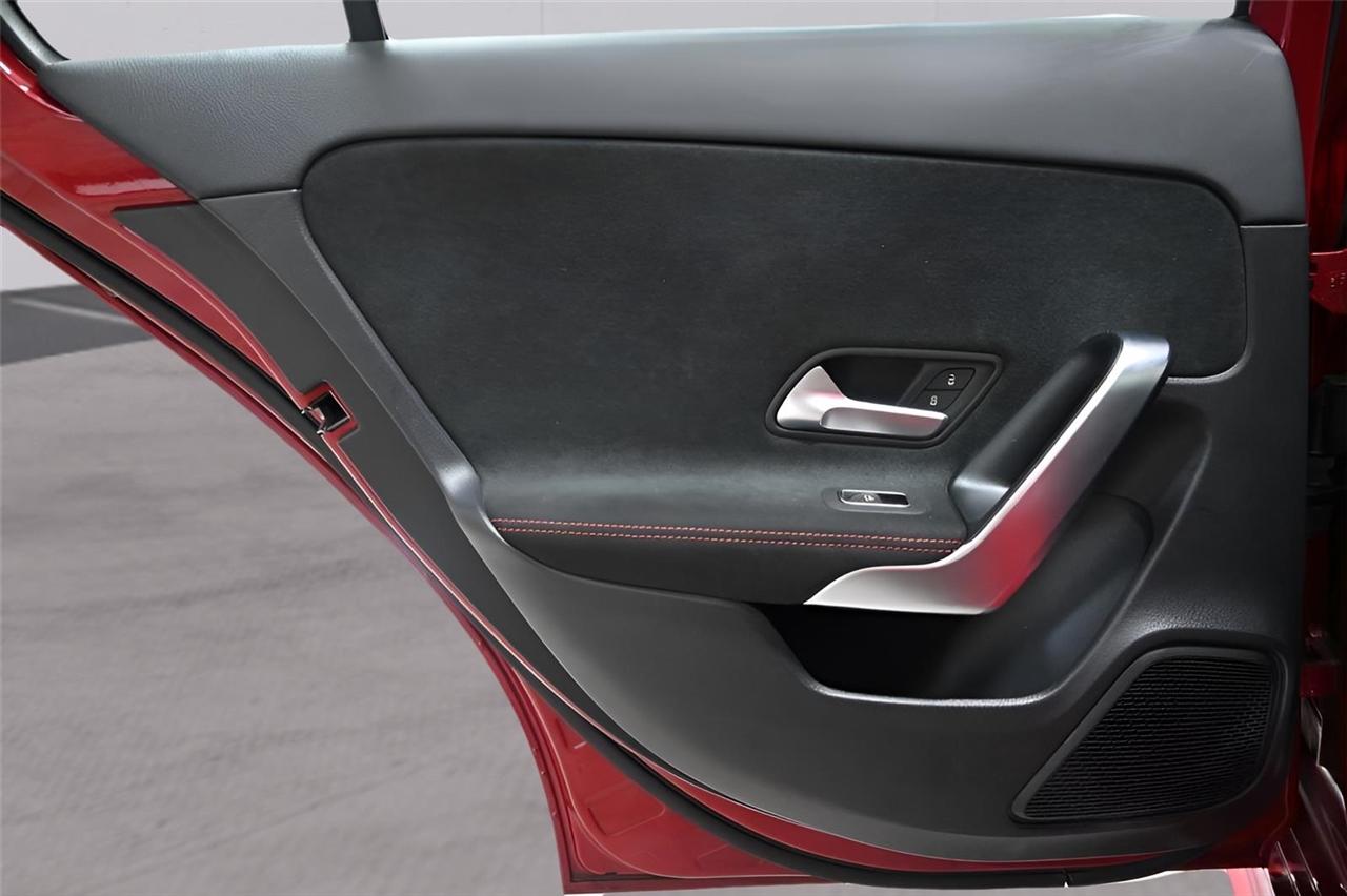 Mercedes-Benz A-Class A 220 4MATIC Sedan 2022