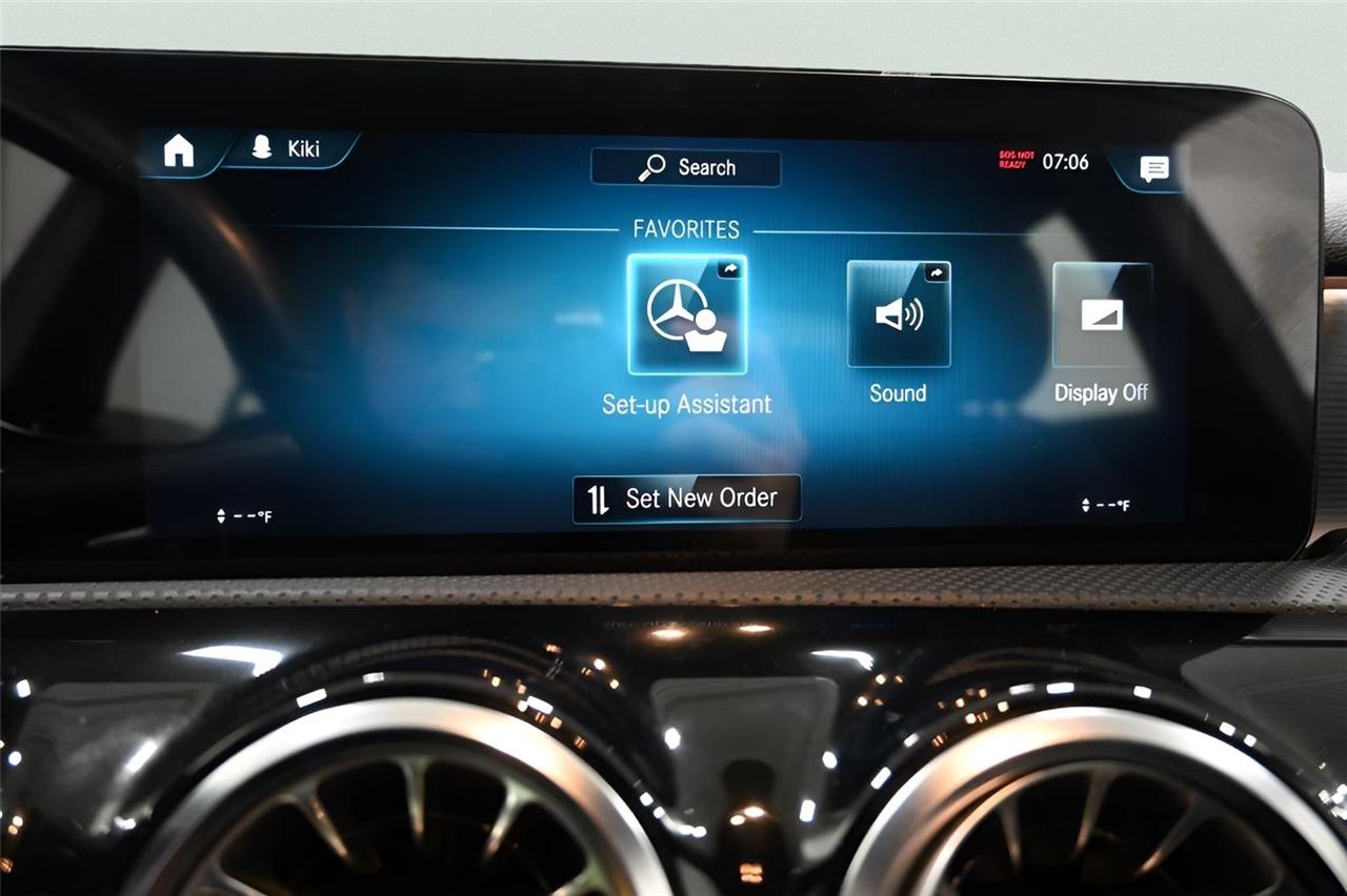 Mercedes-Benz A-Class A 220 4MATIC Sedan 2022