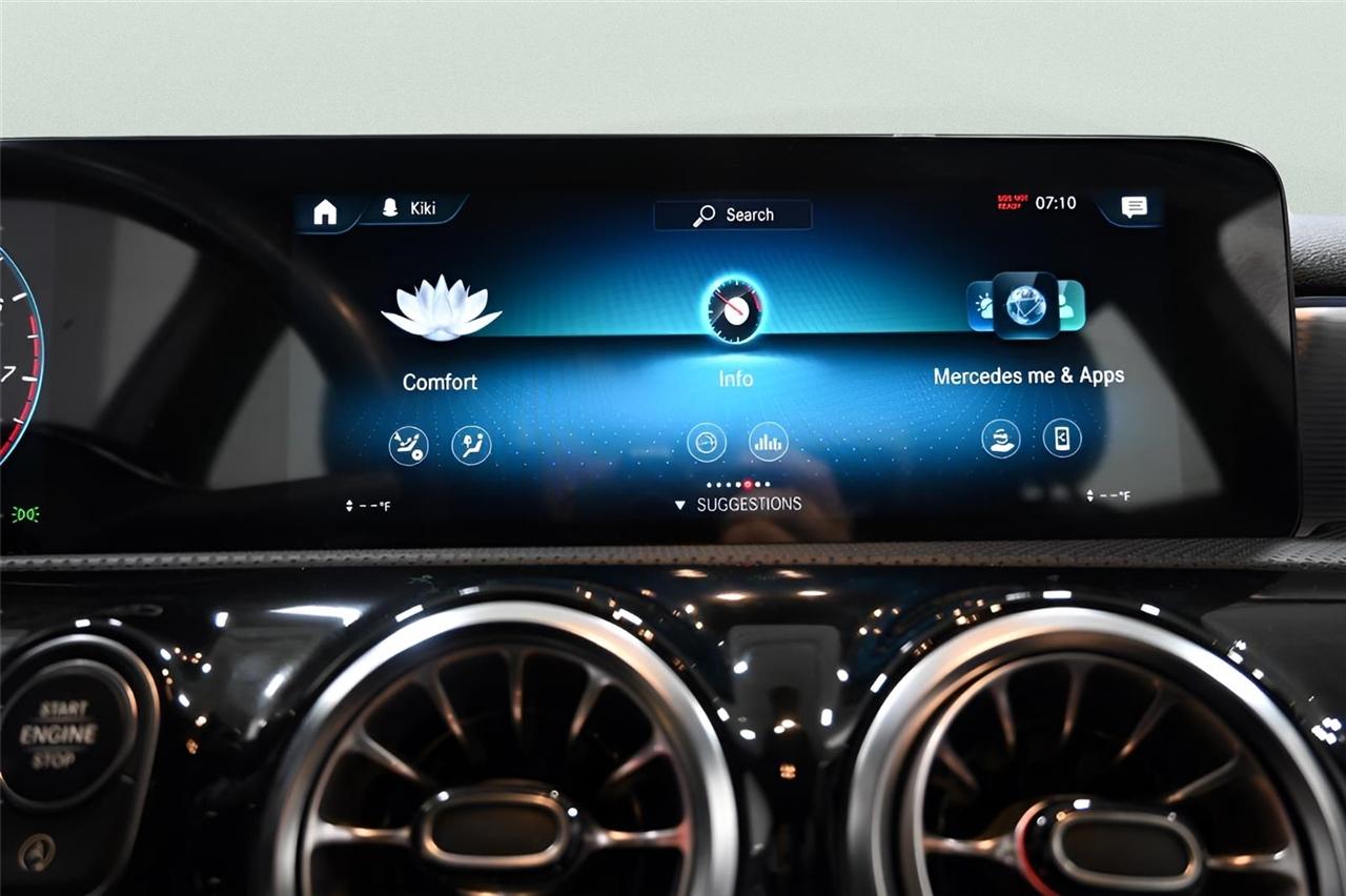 Mercedes-Benz A-Class A 220 4MATIC Sedan 2022