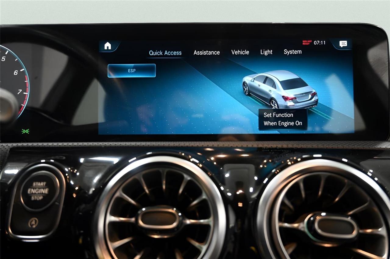 Mercedes-Benz A-Class A 220 4MATIC Sedan 2022