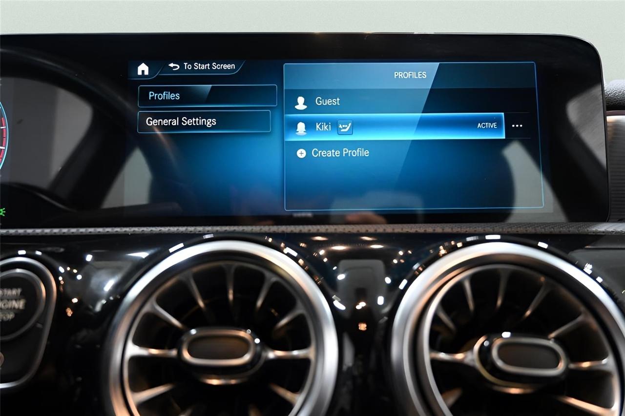 Mercedes-Benz A-Class A 220 4MATIC Sedan 2022
