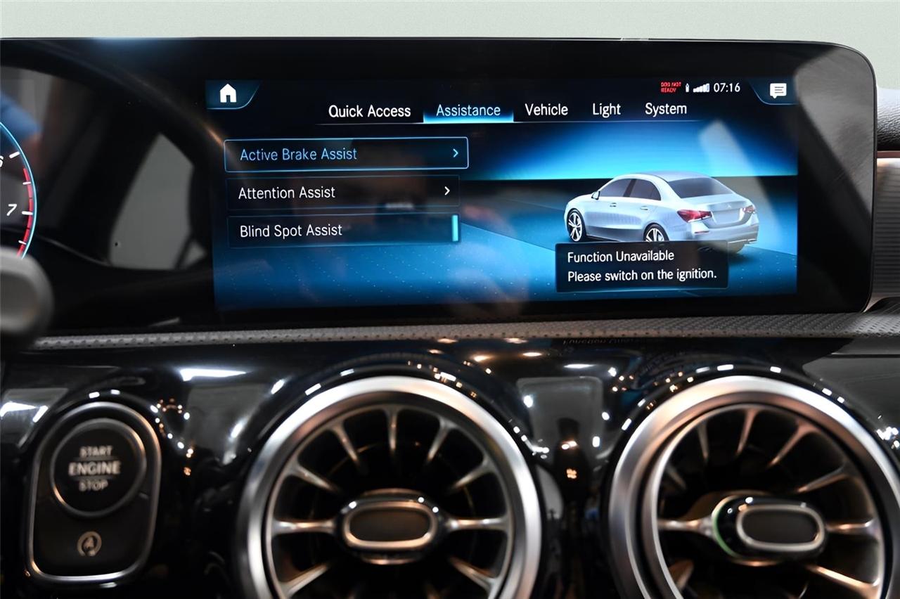 Mercedes-Benz A-Class A 220 4MATIC Sedan 2022