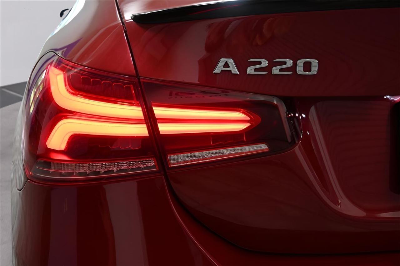 Mercedes-Benz A-Class A 220 4MATIC Sedan 2022