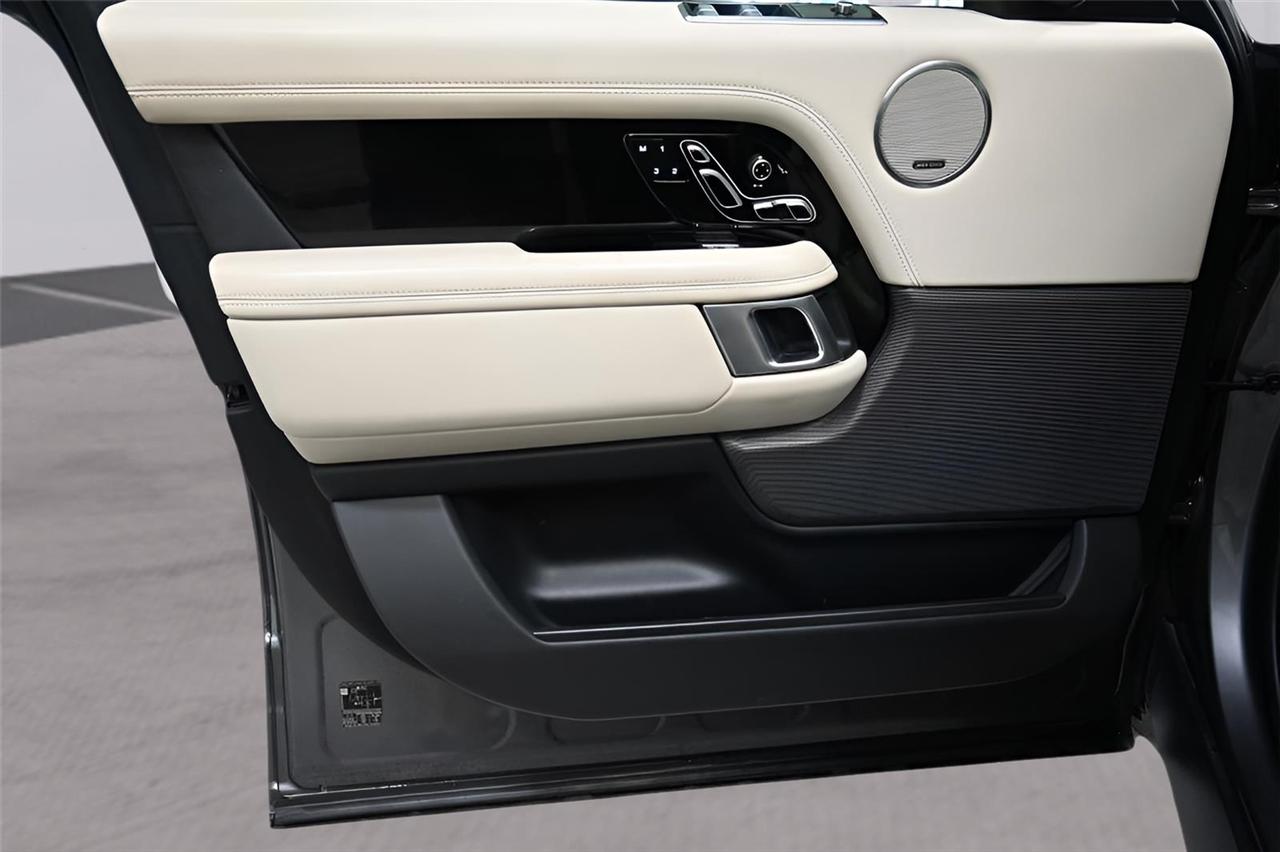 Land Rover Range Rover V8 Supercharged LWB 2019