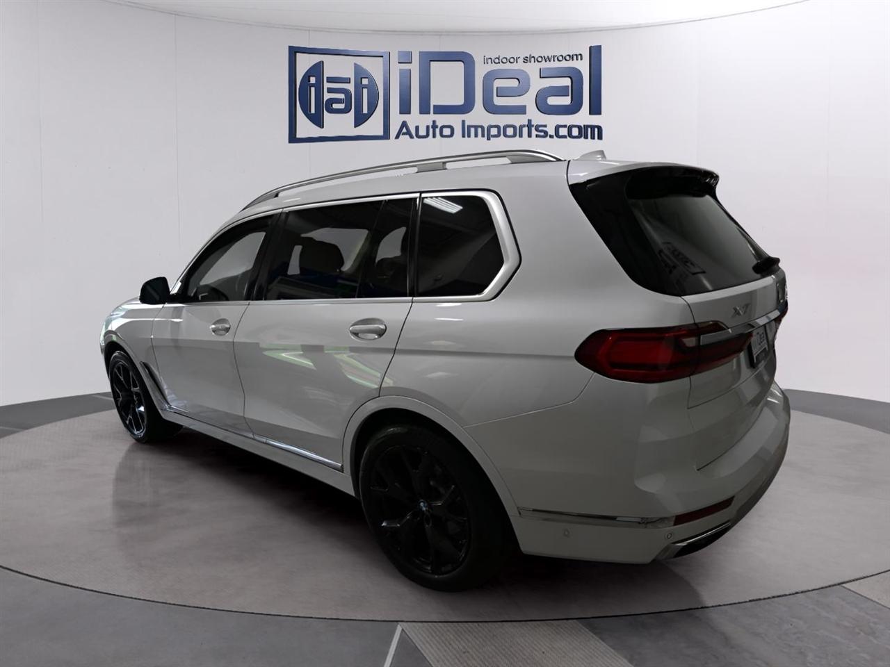BMW X7 xDrive40i Sports Activity Vehicle 2021